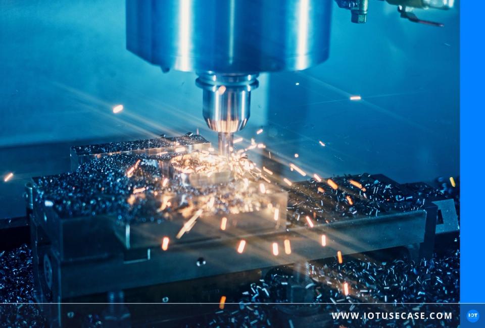 Hochpräzise Fräsmaschine von DMG MORI bei der Zerspanung, während eines Cybersecurity-Penetrationstests durch XITASO