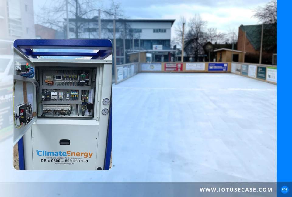 Mobile Kälteanlage von Climate Energy mit geöffnetem Schaltschrank, digital nachgerüstet über die VISUALYS-IIoT-Plattform