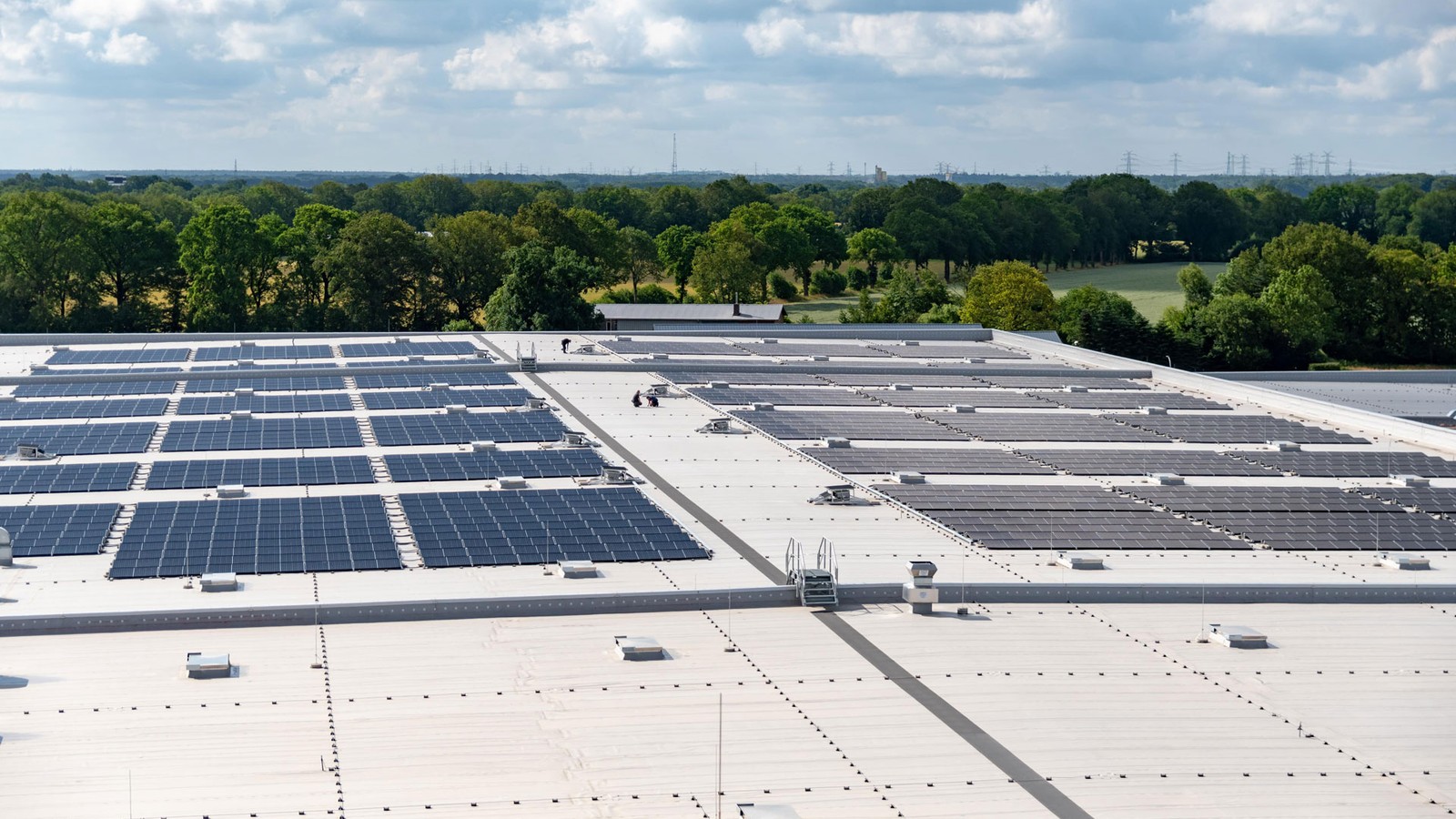 Insys Db Advancing photovoltaic expansion: EHA, INSYS & meteocontrol