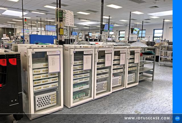 Printed circuit board production: condition monitoring of solder paste