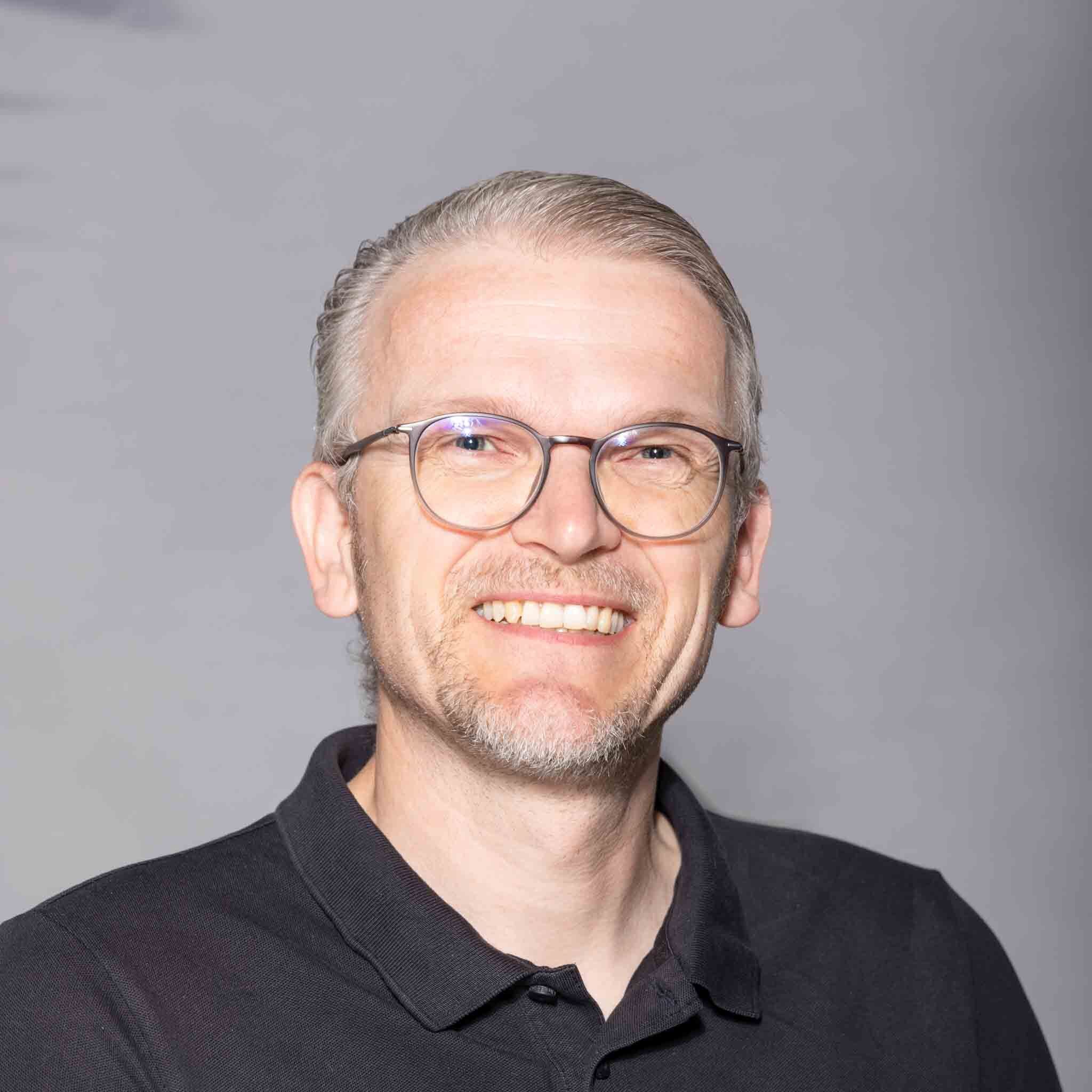 Dr. Mario Schnalzenberger