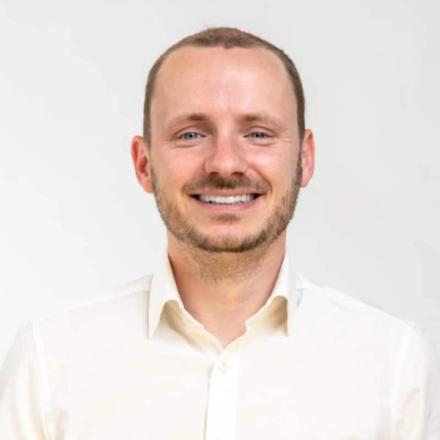 Dr. Sebastian Heger