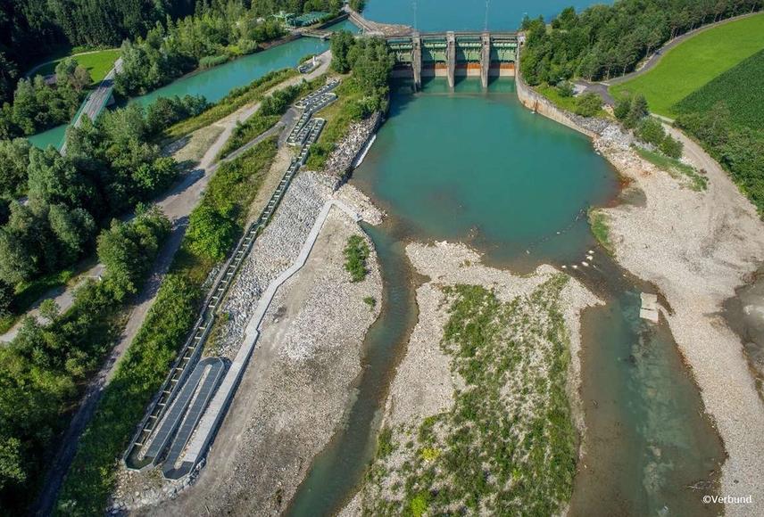 Stetige Kontrolle von Wasserpegelständen in Binnengewässern durch robuste Sensoren via LoRaWAN und Web-Services