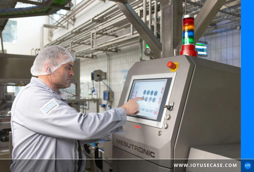 Industrielles Inspektionssystem von Mesutronic zur Metall- und Fremdkörpererkennung, betrieben auf einem Industrie-PC von Thomas-Krenn