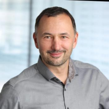 Dr. Florian Probst