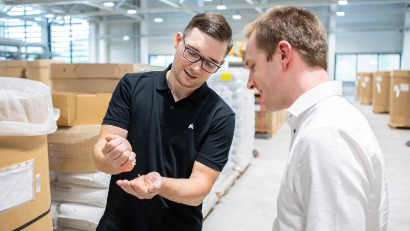 Demonstration material distribution system, Sebastian Pscheidt and Dr. Jan Jenke