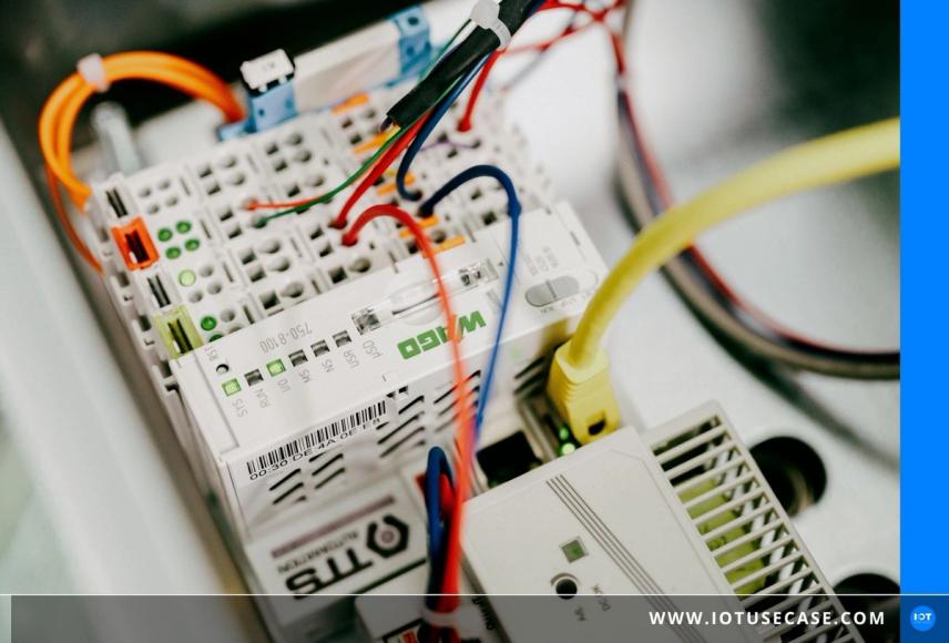 Cross-system and cross-site PLM data connection with business case