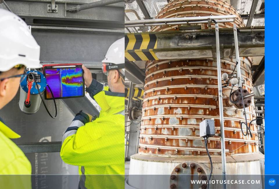 Mitarbeiter mit Thermalkamera am Synthesegas-Reaktor von Air Liquide in Stade, angebunden über eine WAGO IoT Box