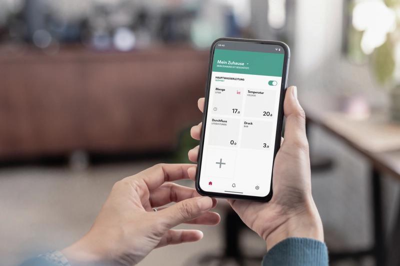 REHAU Smart-Home-App Wasserschutz: Hauptwasserleitung Menge, Temperatur und Druck auf Smartphone