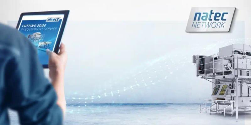natec Network: Techniker mit Tablet und vernetzter Lebensmittelverpackungsmaschine
