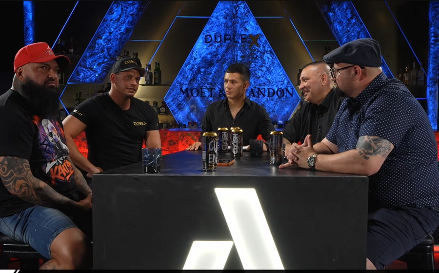 B4THECLASH mezi Alexem Cvernou, Láďou Řezníčkem, Tomášem Pollákem a Fero Dirdou
