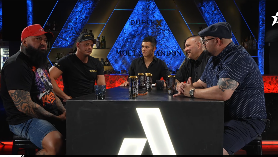 B4THECLASH mezi Alexem Cvernou, Láďou Řezníčkem, Tomášem Pollákem a Fero Dirdou