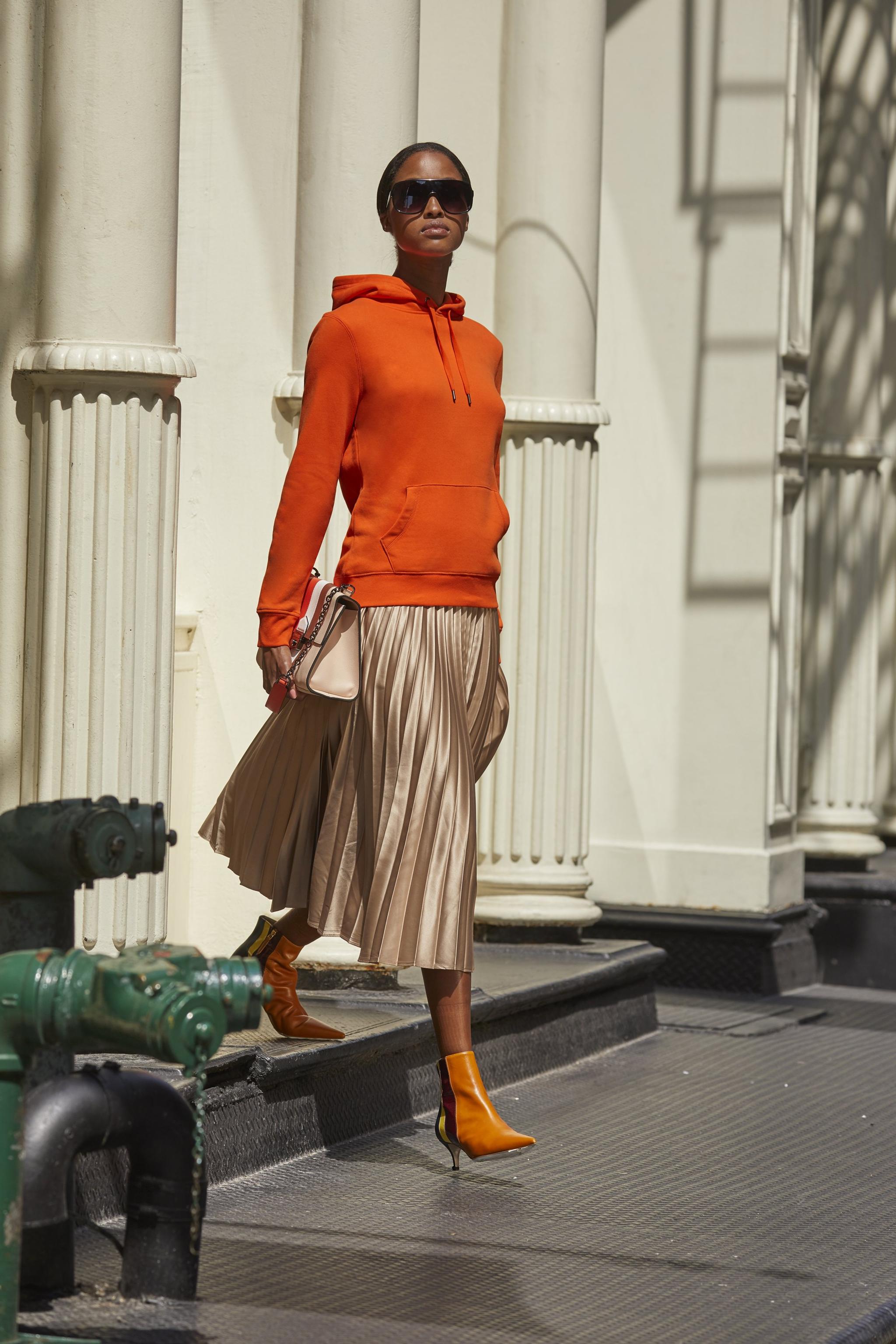 B&C NY model fashion sweater Soho – Fashion photography by Crowdproductions