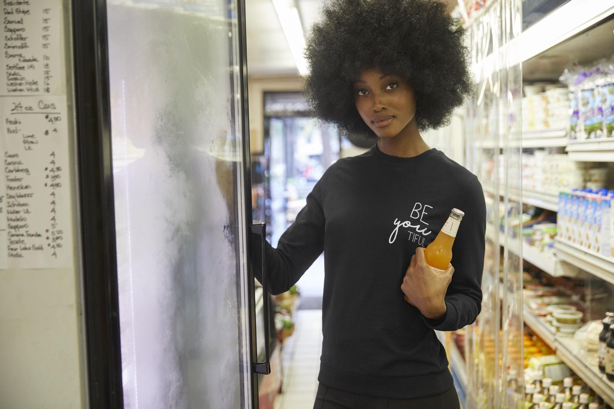 B&C NY model fashion sweater – Fashion photography by Crowdproductions