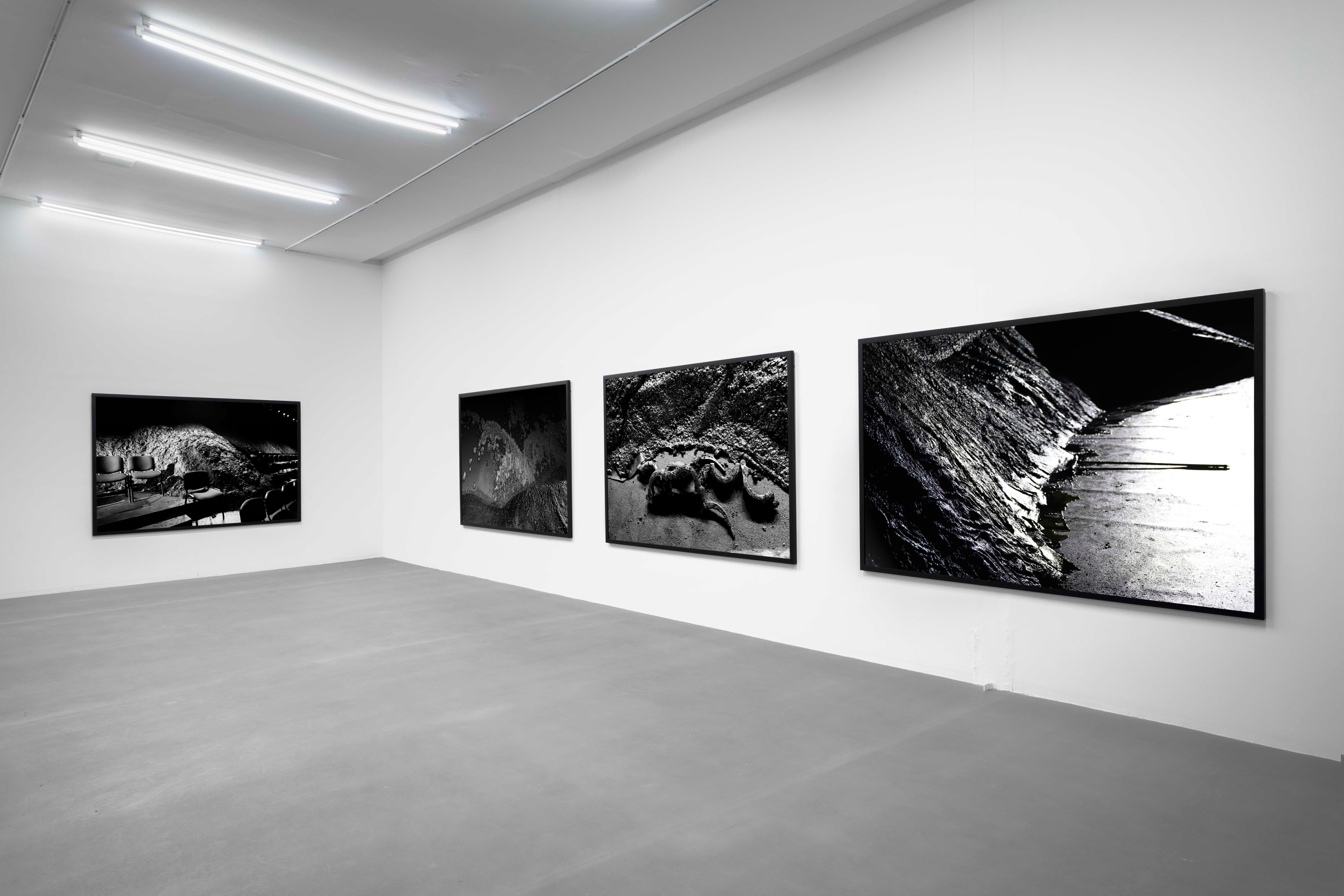 Santiago Sierra, LOS EMBARRADOS, 2024. Labor, Ciudad de México.