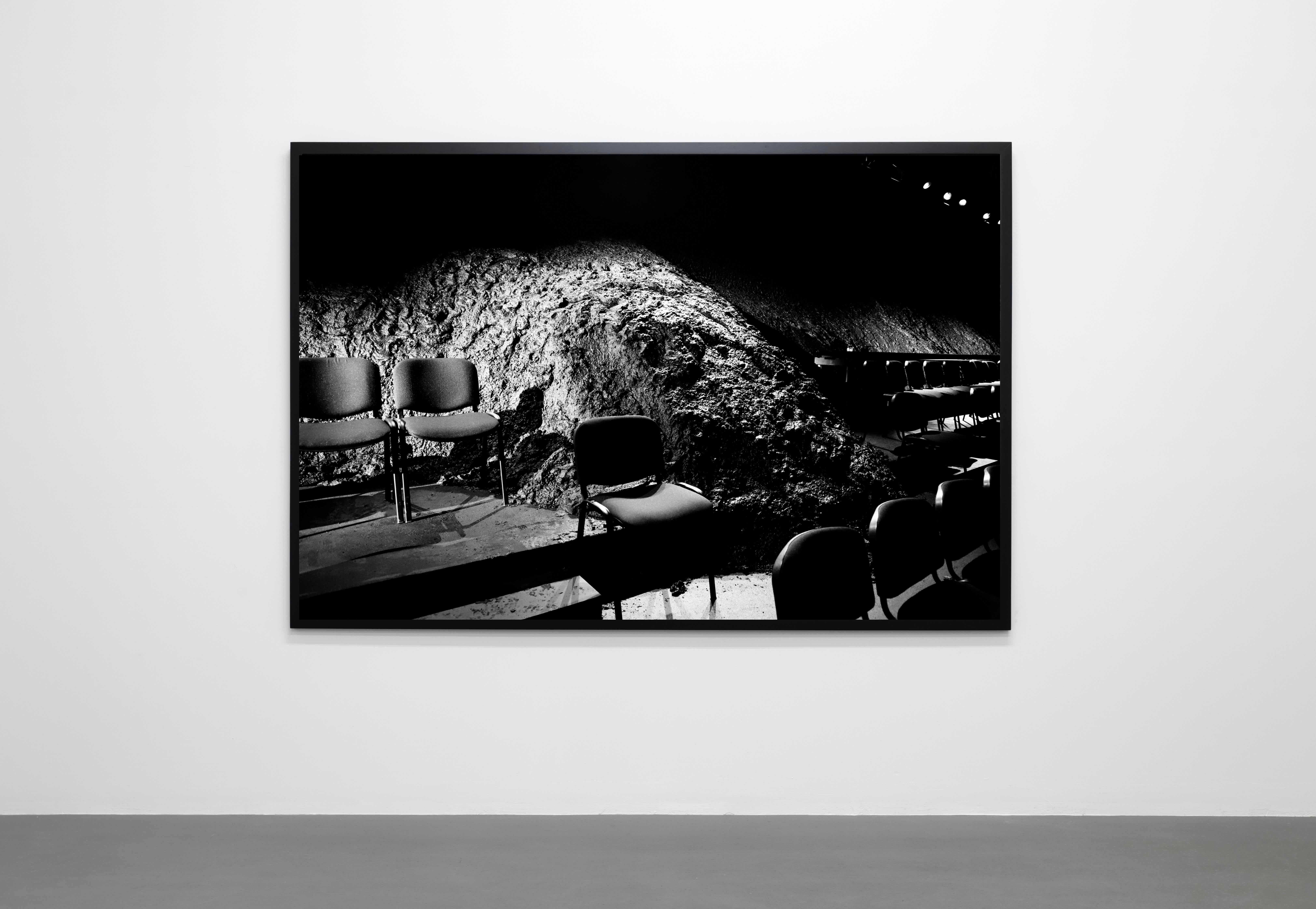 Santiago Sierra, LOS EMBARRADOS, 2022.