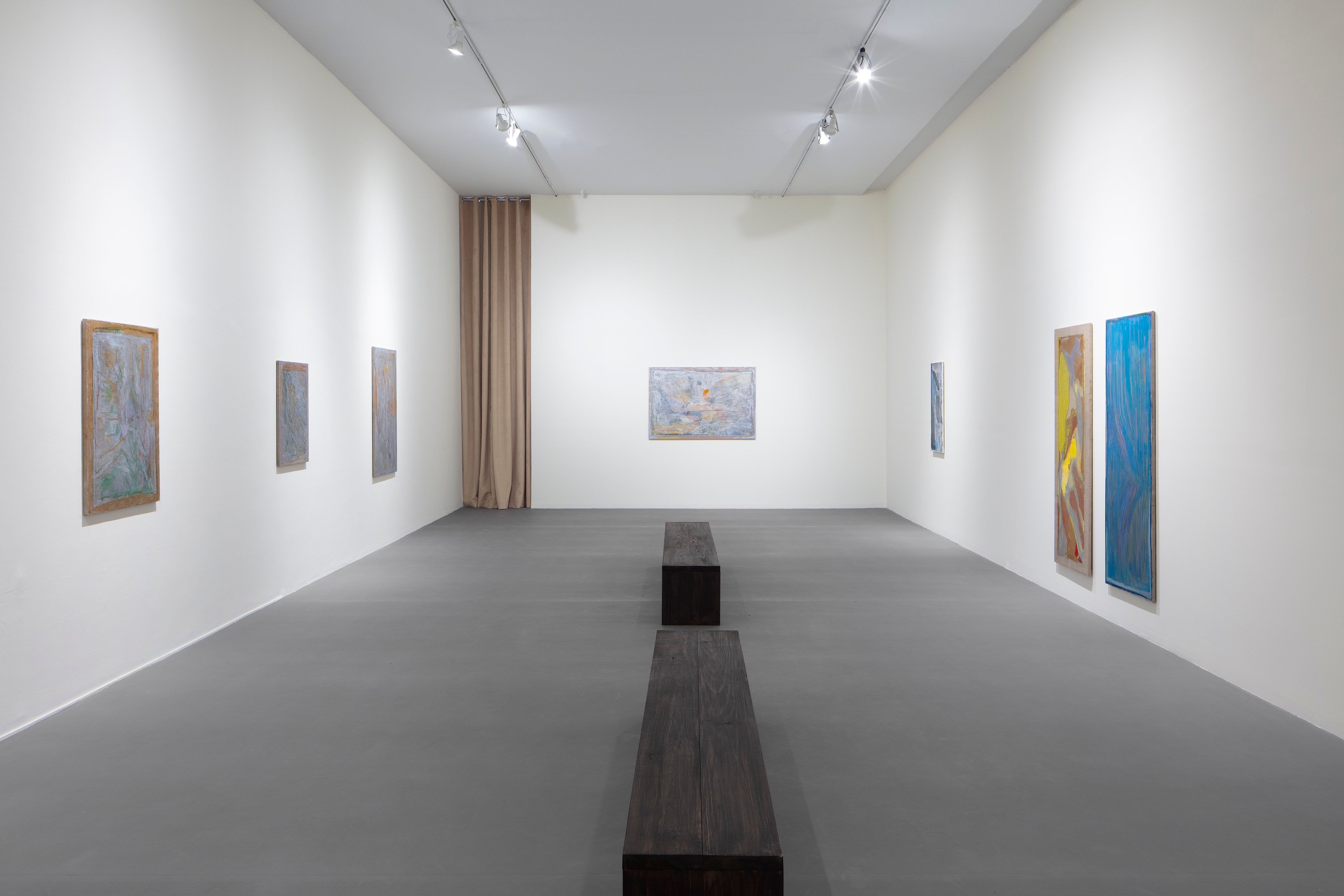 Varda Caivano, "Luz de luna", 2024. Vista de exposición en Labor.