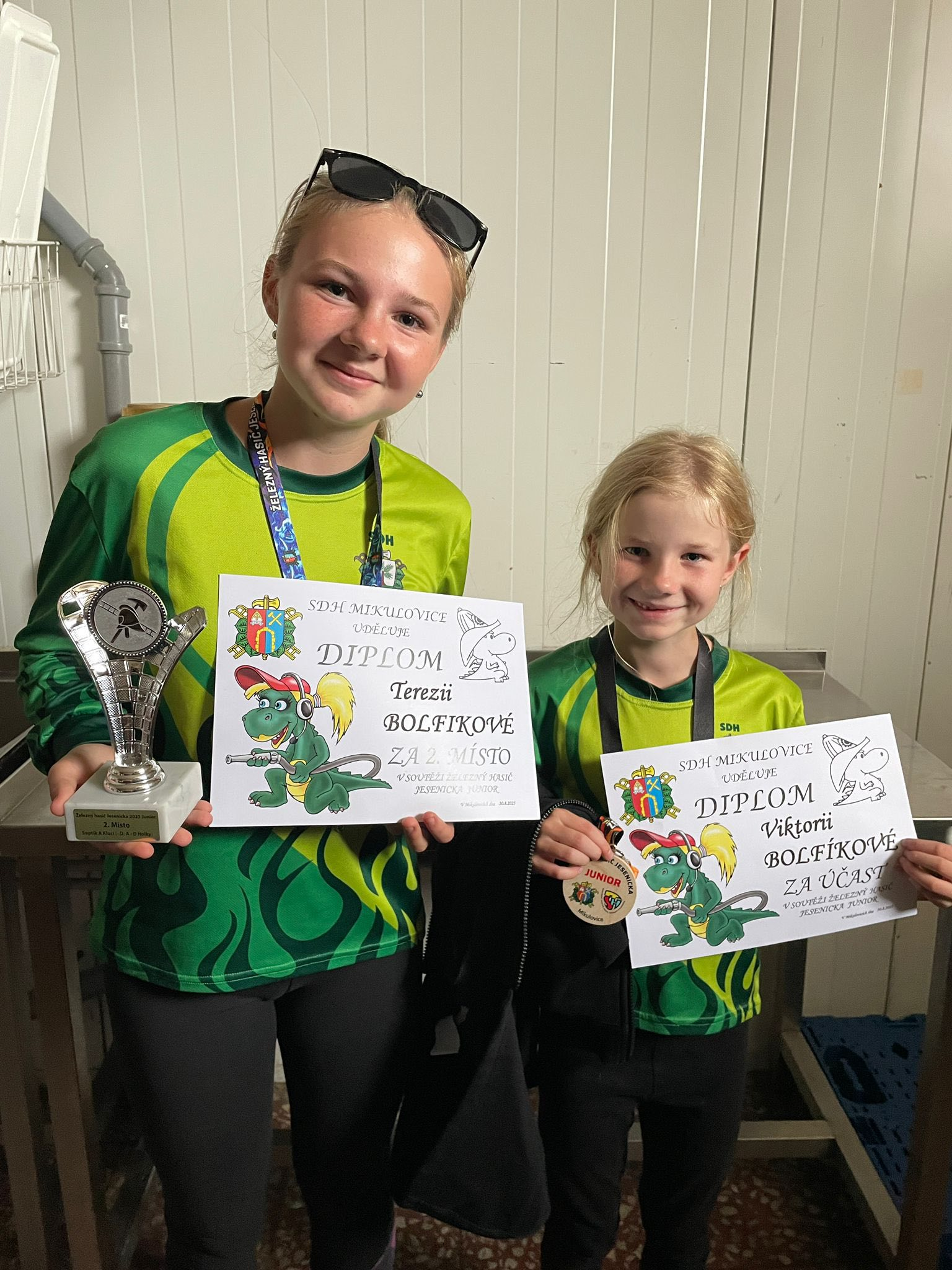 Dnes se Viky a Tery zúčastnily soutěže Železný hasič Jesenicka Junior v Mikulovicích