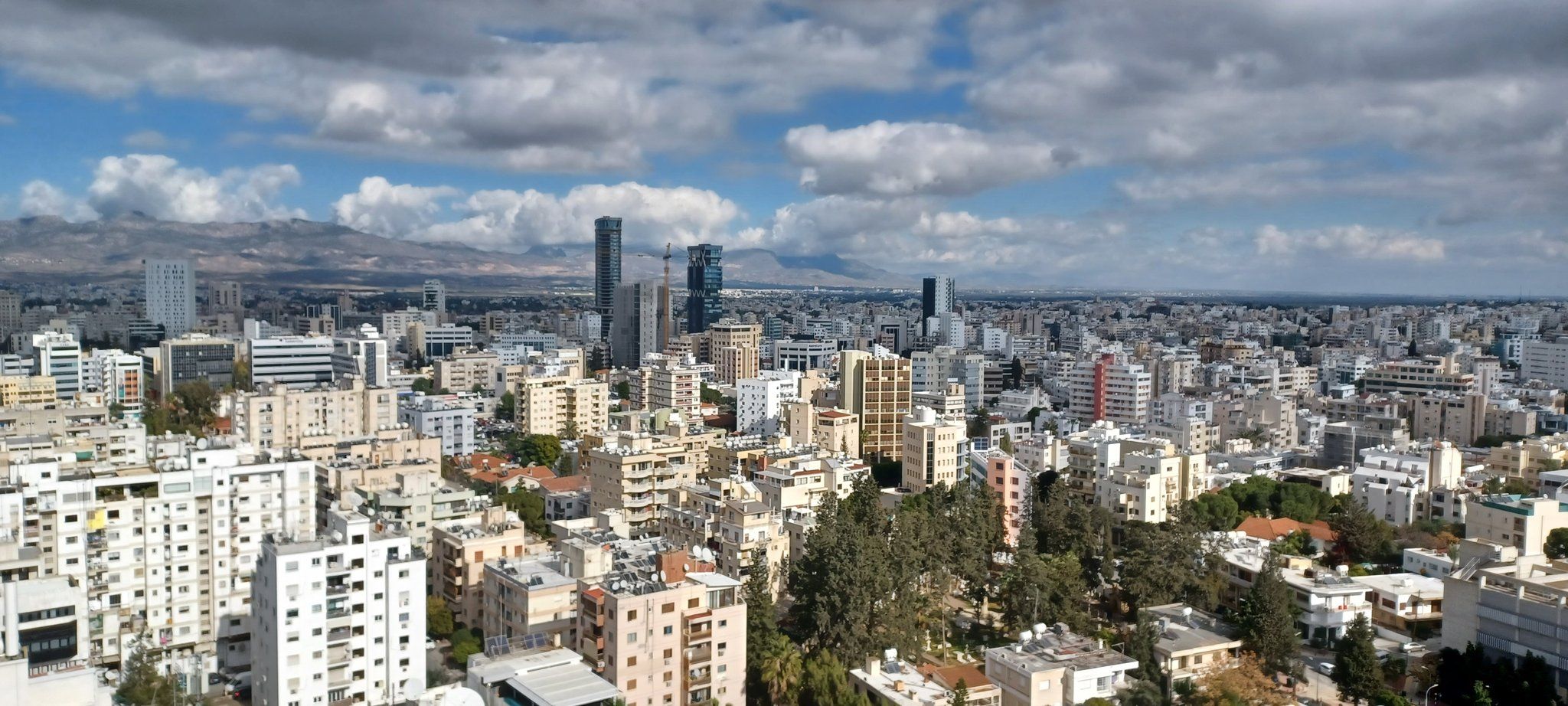 מרכז העסקים של ניקוסיה כסמל לשוק הנדל״ן בקפריסין