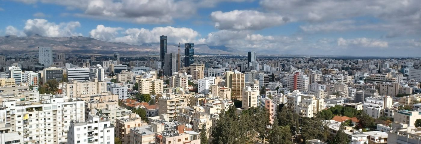 מרכז העסקים של ניקוסיה כסמל לשוק הנדל״ן בקפריסין