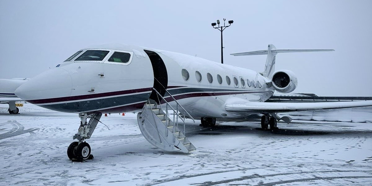 A Snowy NYC Charter Flight