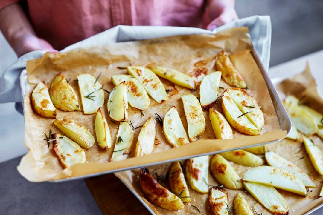 Classic Steak Burgers with Rosemary Chips