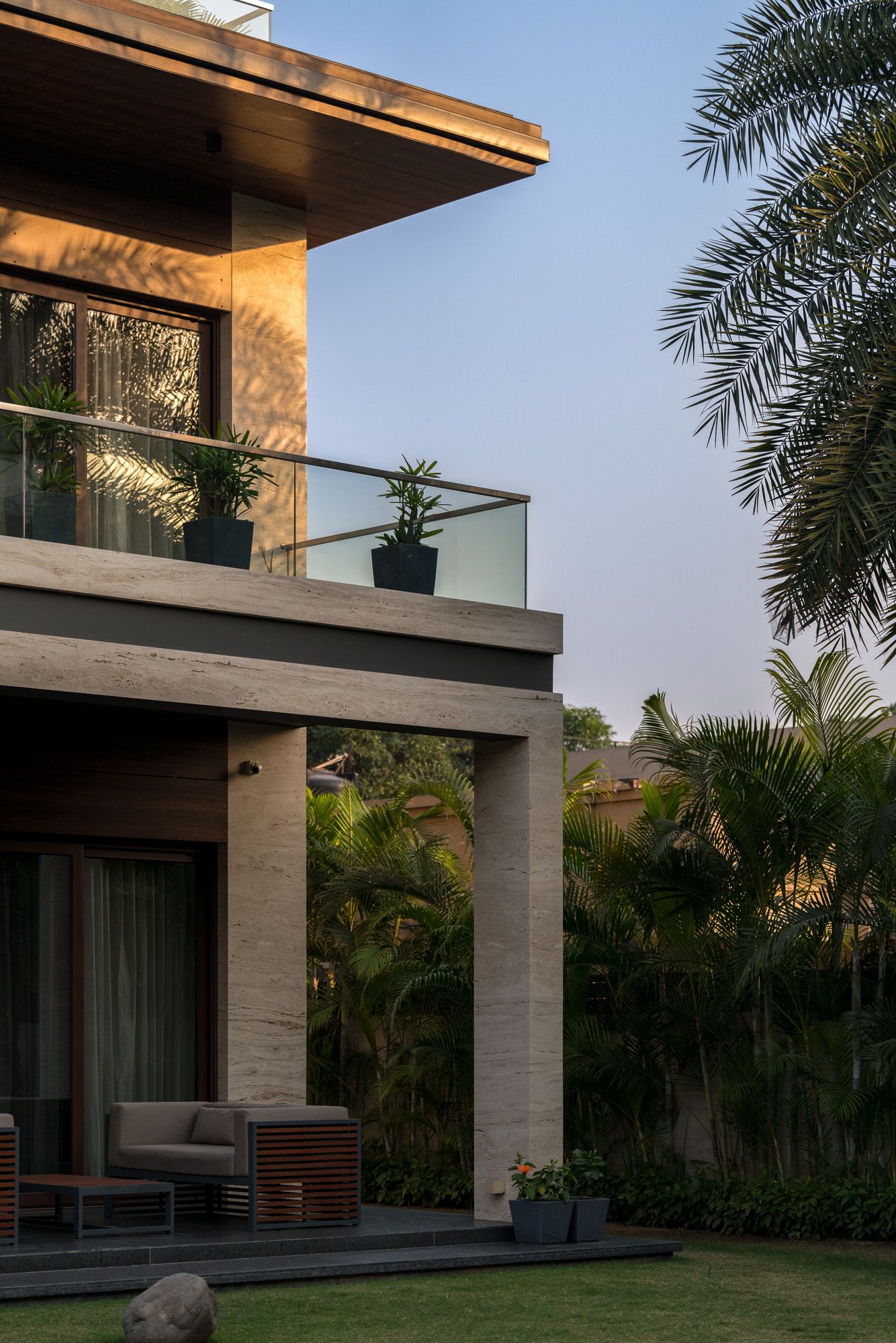 House 150 gallery image 1