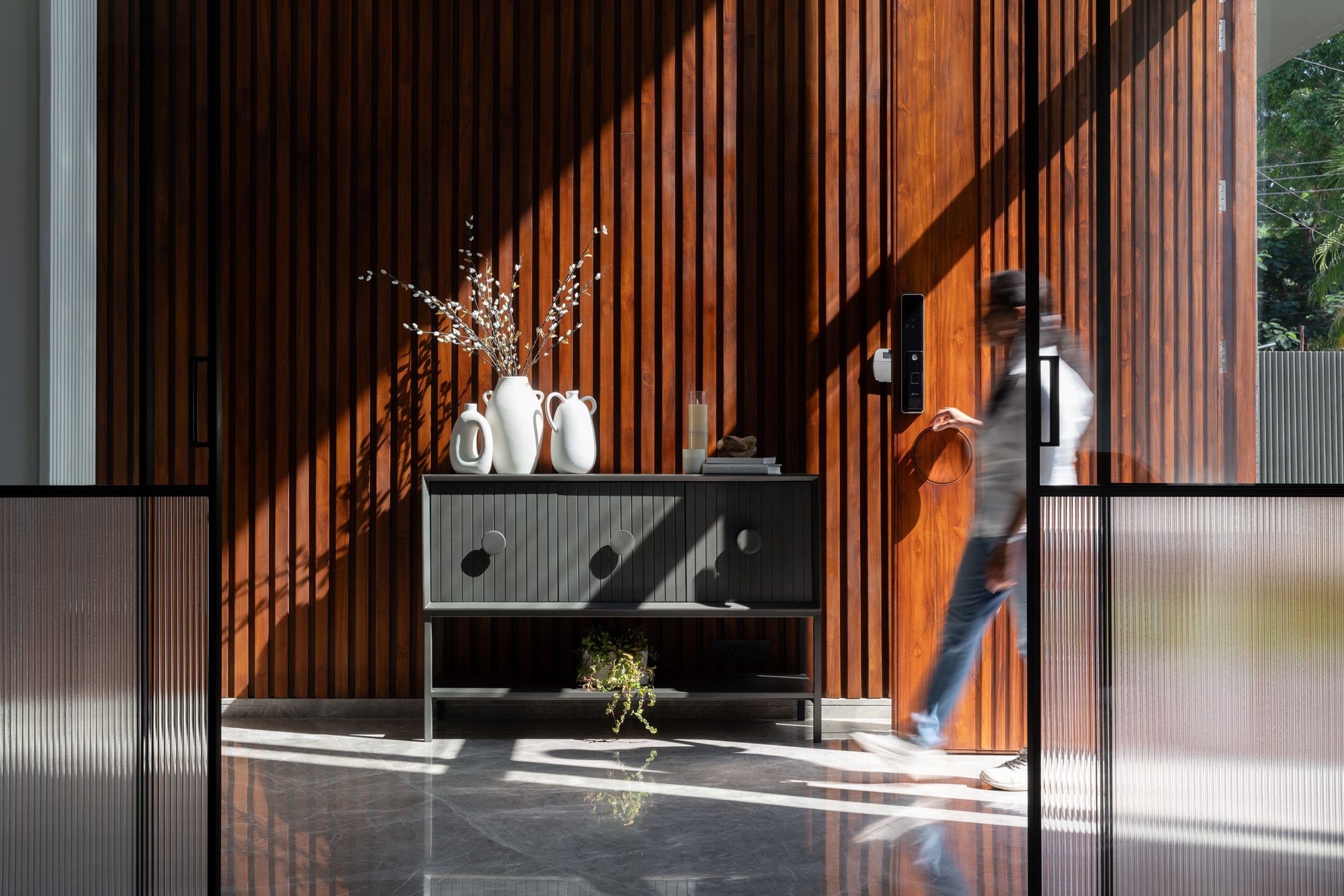 House 571 gallery image 3