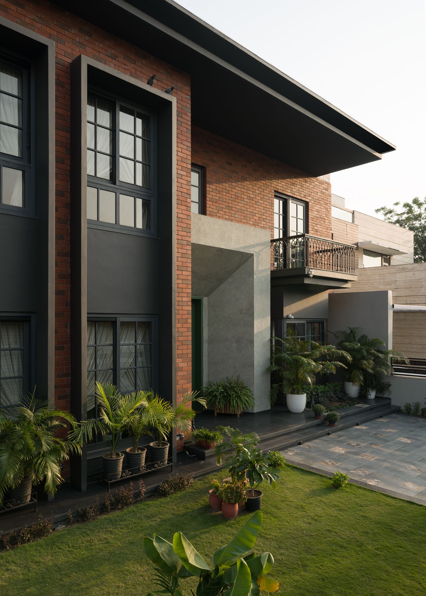 HOUSE 239 gallery image 1