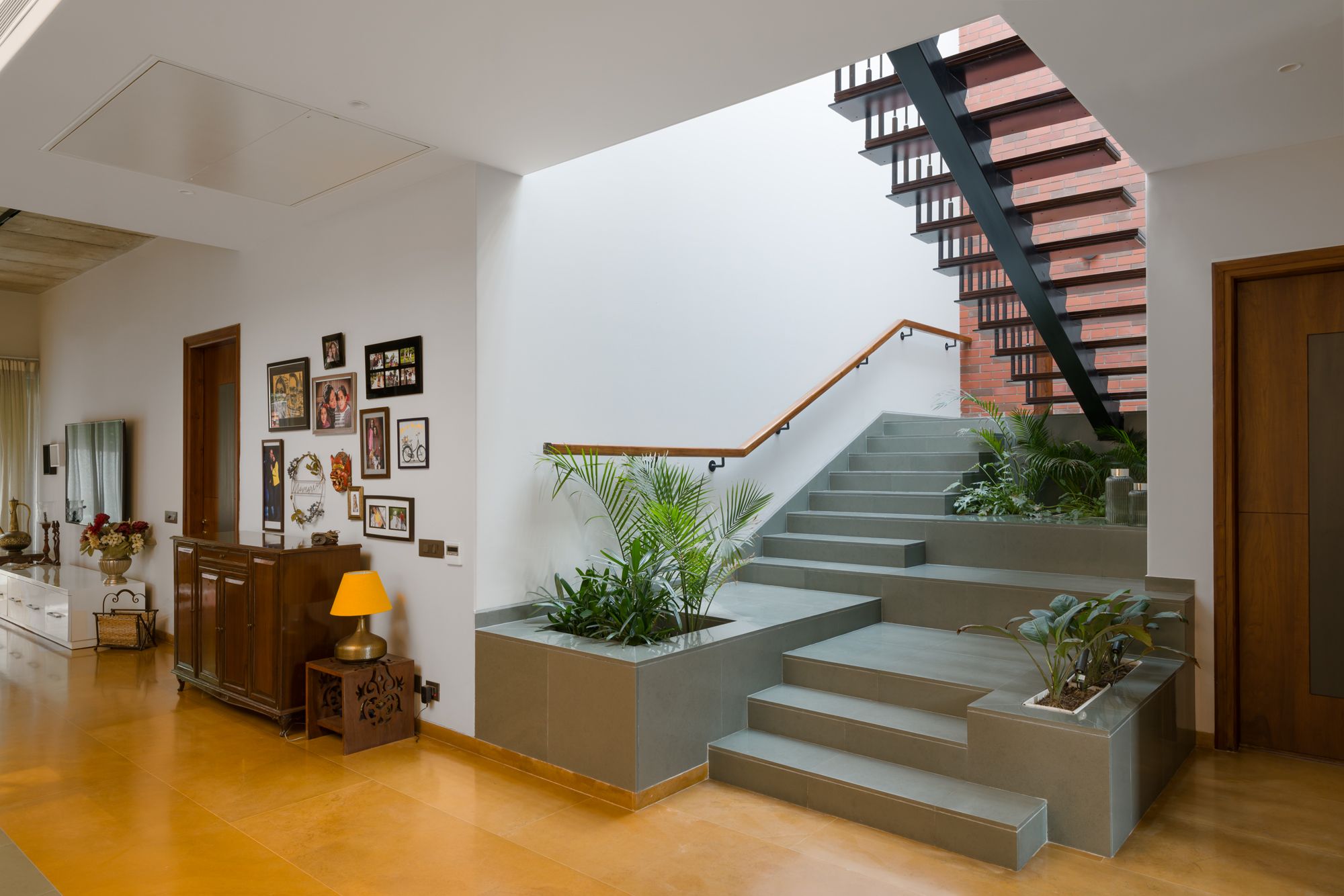 HOUSE 239 gallery image 3