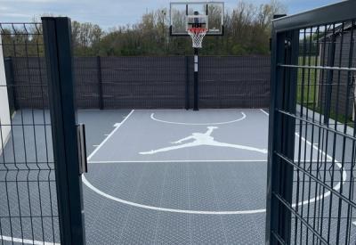 Sport en entreprise : un demi-terrain de basket pour les salariés (77)