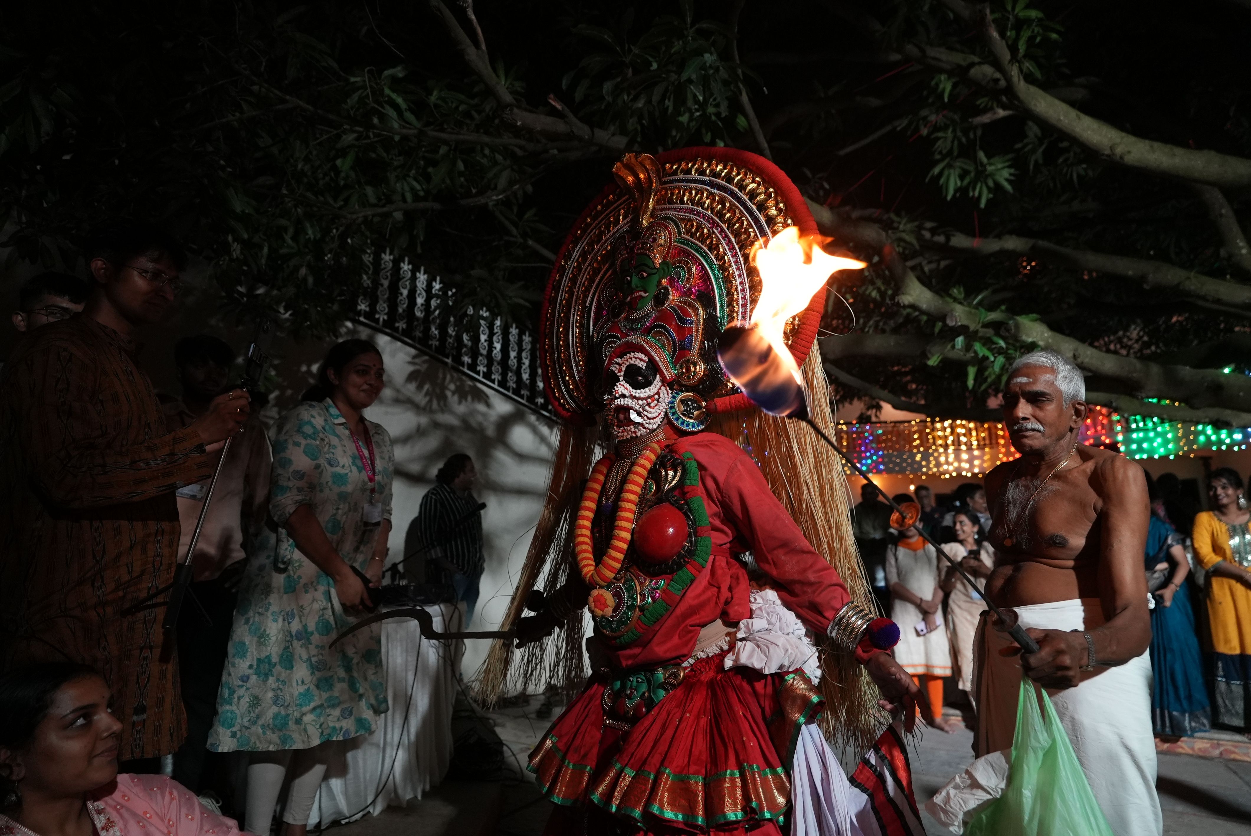 seminar-and-mudiyettu-performance-at-alliance-university