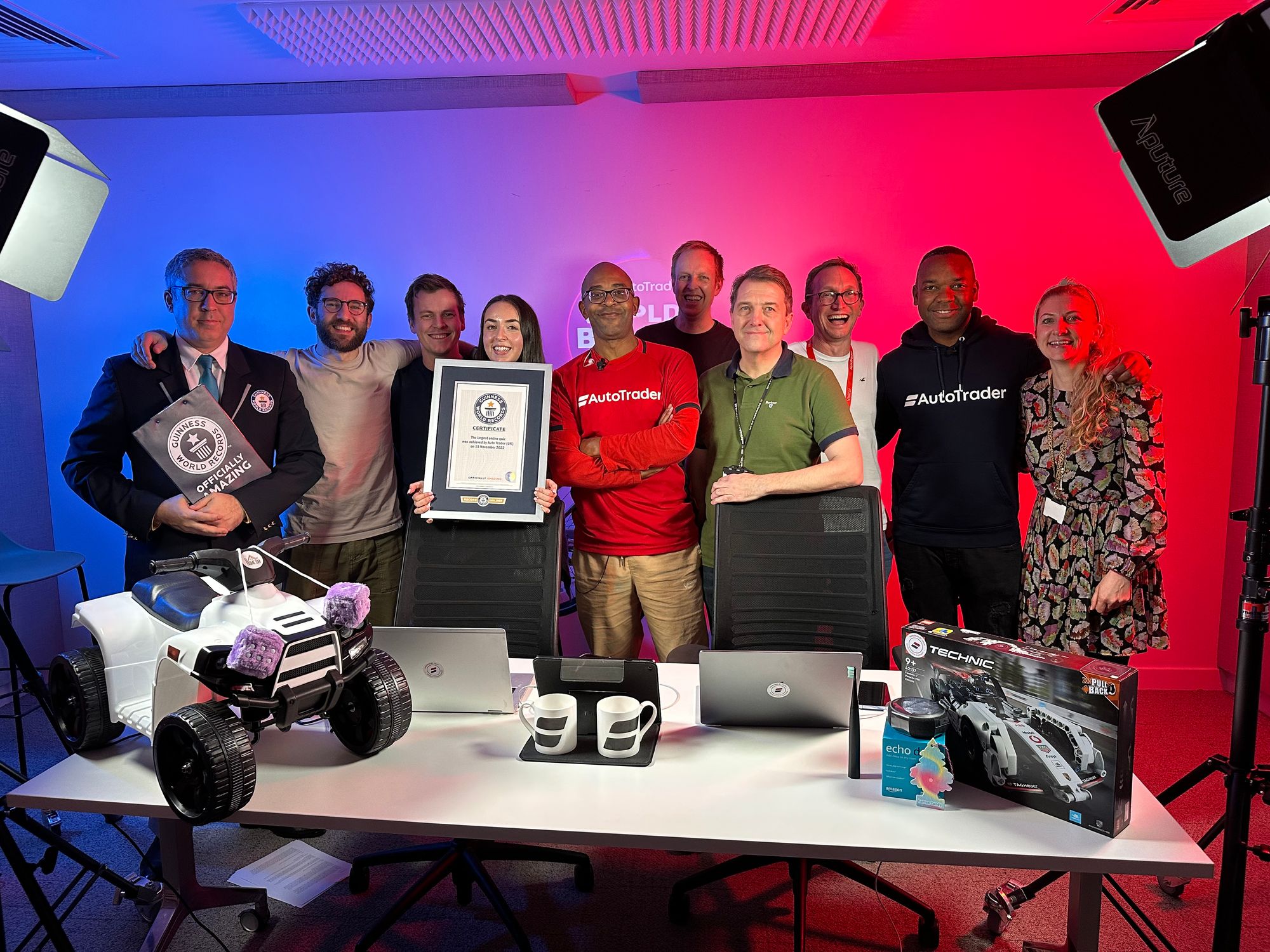 Auto Trader and Piing receive world record certificate