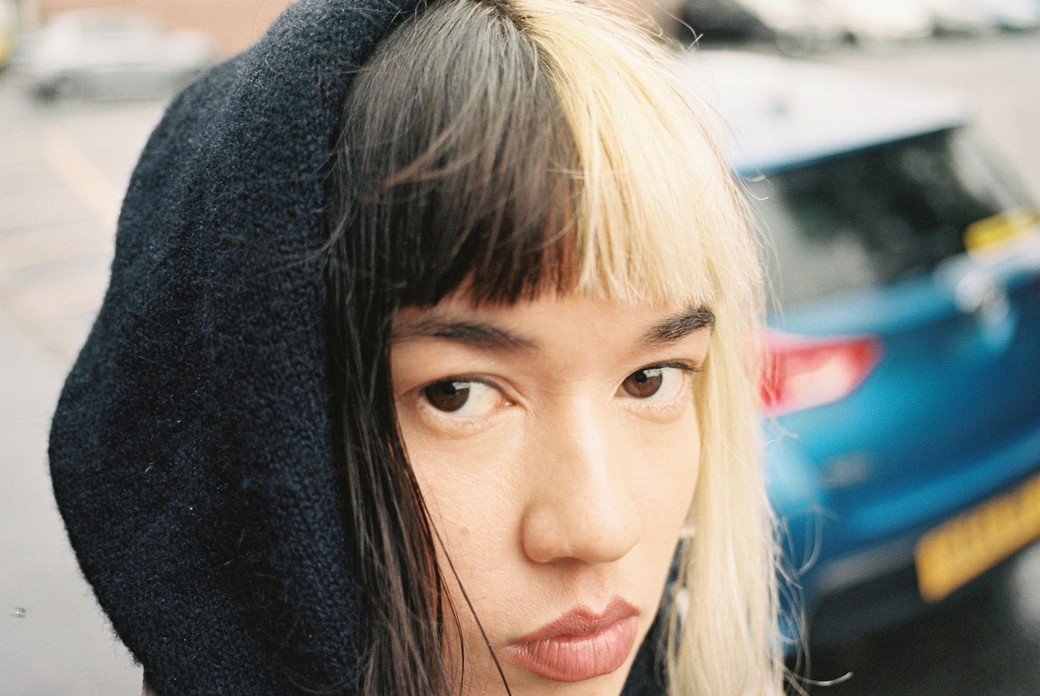 Surrounding Sounds: Cloudy Thoughts