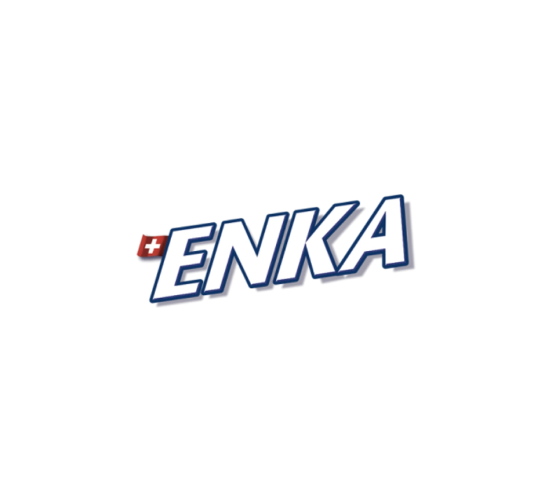 ENKA-Logo in fetten weißen Buchstaben mit marineblauer Umrandung und einem kleinen Schweizer Flaggen-Symbol