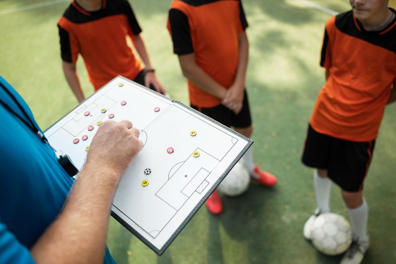 EL SEGUNDO ENTRENADOR EN FÚTBOL BASE