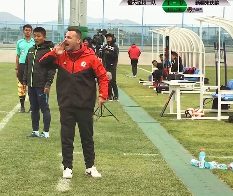 SERGIO FERNÁNDEZ: «La formación en fútbol base debe basarse en un proceso de tiempo adecuado»