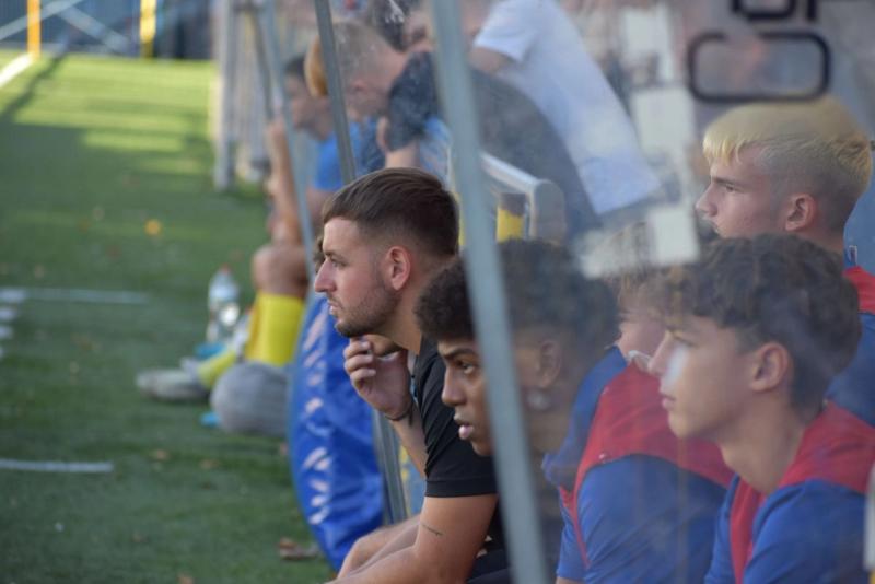 LUCAS LAHOZ: «Lo ideal sería valorar a los entrenadores/as de fútbol base con la importancia que tenemos»