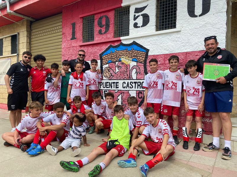 DAVID SUÁREZ: «En futbol base debes ser formador por encima de todo, dejar a un lado el resultado a corto plazo y centrarte en una buena formación»