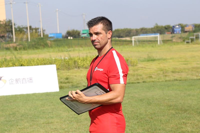 VÍCTOR CAMPO: “El trabajo en futbol base hay que entender que debe ser algo bonito”
