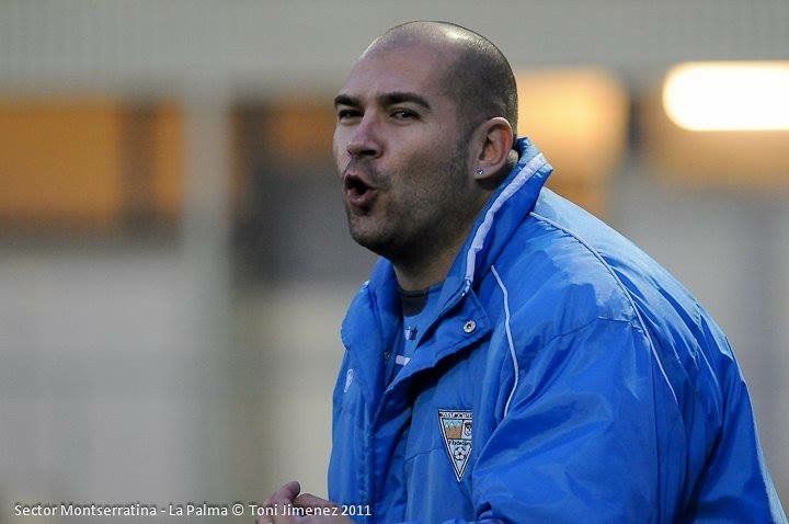 ISAAC BUSTAMANTE: «Cuando estaba en la base mi objetivo era enseñar a los chicos las posibles herramientas para aprender y desarrollarse en el fútbol»