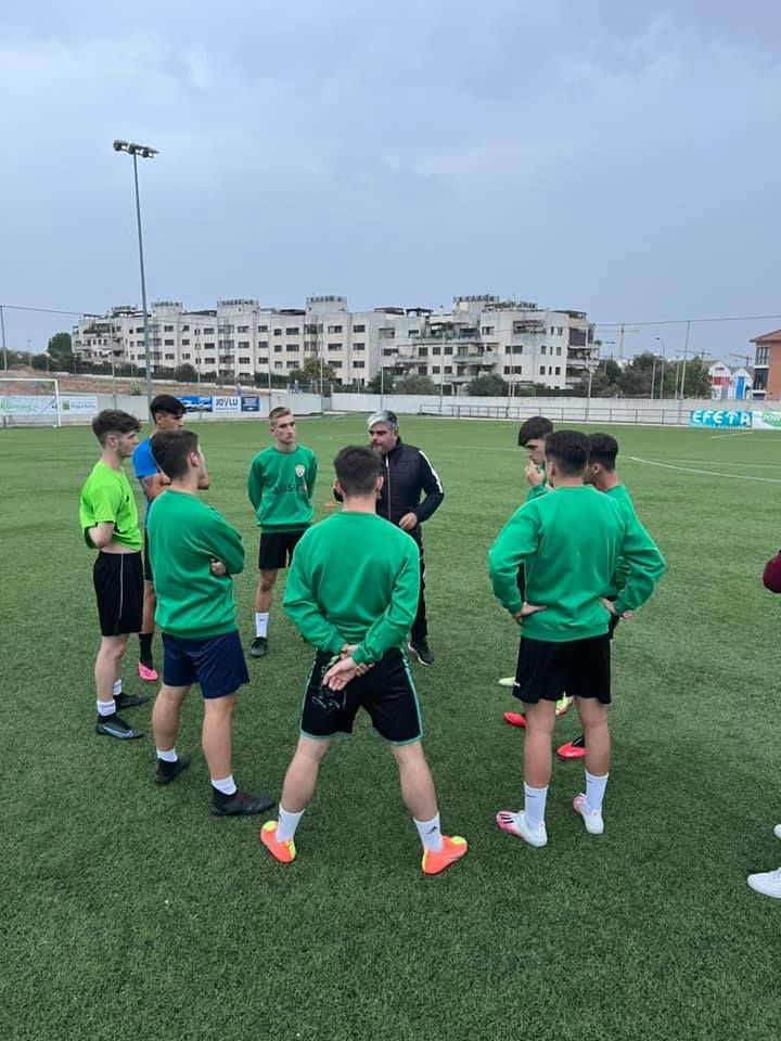 RAFAEL ALCAIDE: «Siempre digo que de los futbolistas se aprende a diario, independientemente de su edad.»