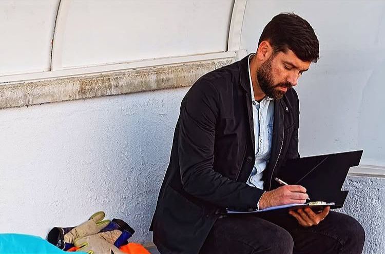 VÍCTOR DUS: «El fútbol y el deporte en general, nos deja un poso de valores que nos van a servir para poder desarrollarnos en otros aspectos de la vida»