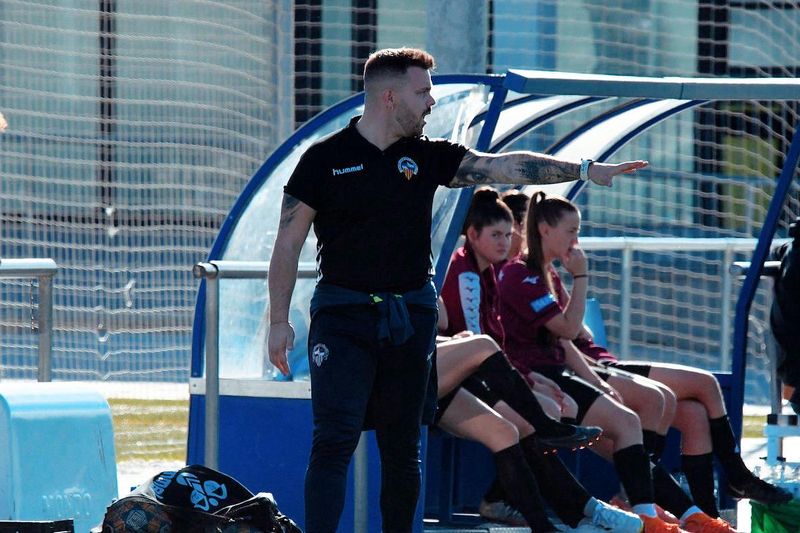 CARLOS MARTÍNEZ»Cada vez hay más clubes con mayor número de equipos femeninos y desde la base que es lo más importante»