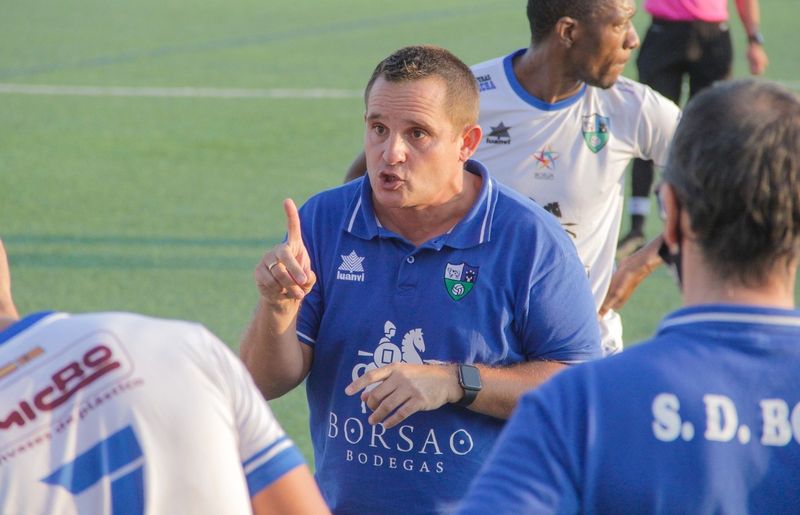 ENRIQUE BENEDI: «Cualquier profesión requiere de unos estudios previos y de una formación constante, y ser entrenador de fútbol no se queda atrás»