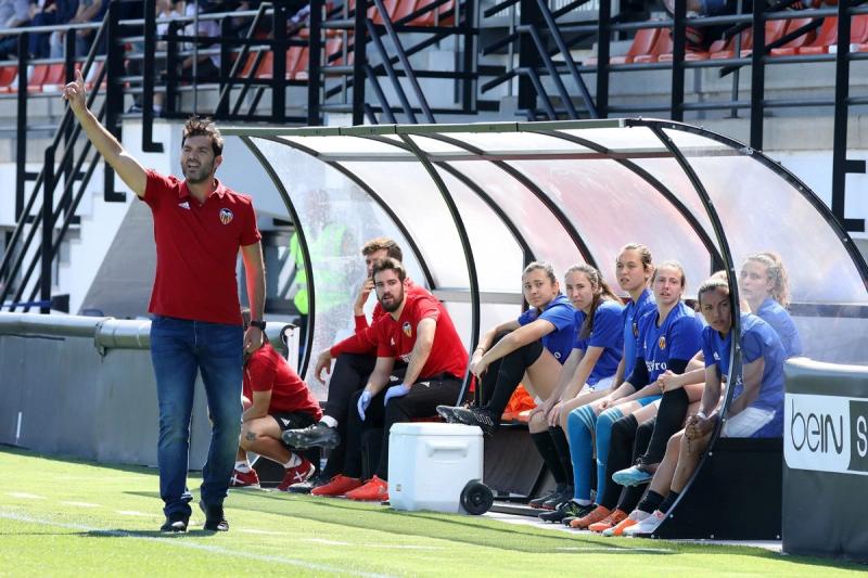 OSCAR SUAREZ:  «Siempre he tratado de ser empático con l@s futbolistas que he dirigido»