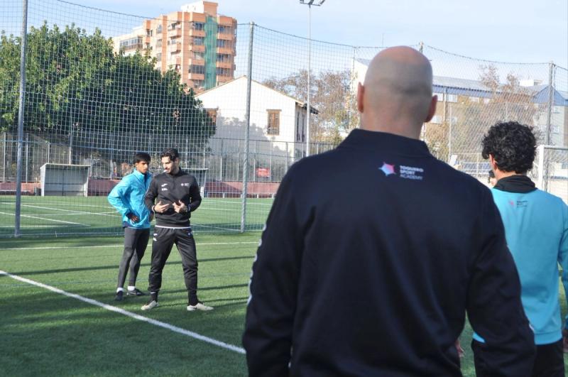CRISTIAN DE LUIS: «Creo que realmente los buenos entrenadores se forjan en las categorías base por la gran dificultad de medios con los que nos encontramos…»
