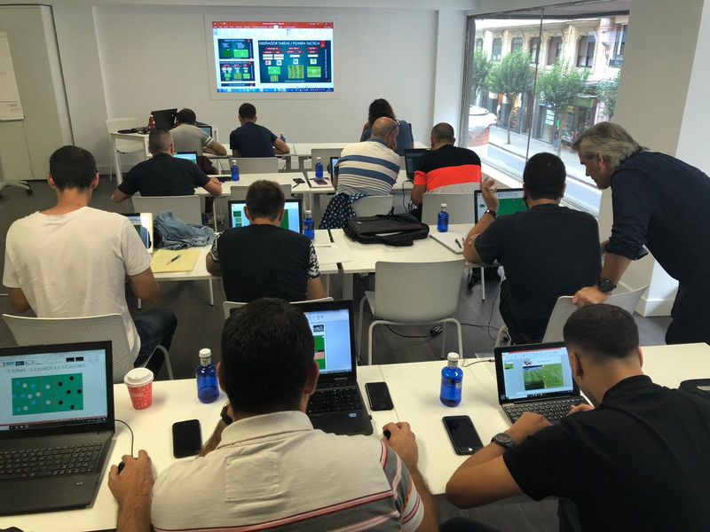 IBON LANDA: «Un entrenador, un coordinador, un preparador físico, etc. necesita tener competencias tecnológicas para poder realizar sus funciones.»