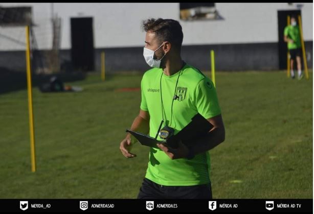 ANGEL GUTIERREZ: «Lo más importante es enseñar unos valores y los conocimientos que posees»