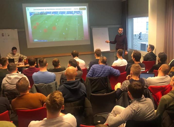 ALEKSANDER KOWALCZYK: «Creo que el equipo es el espejo del entrenador»